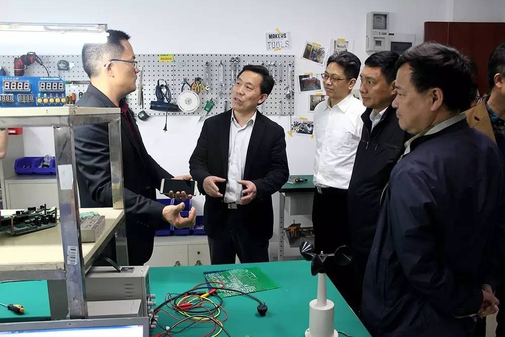 省政協(xié)副主席、科技廳廳長郭躍進蒞臨微特調(diào)研