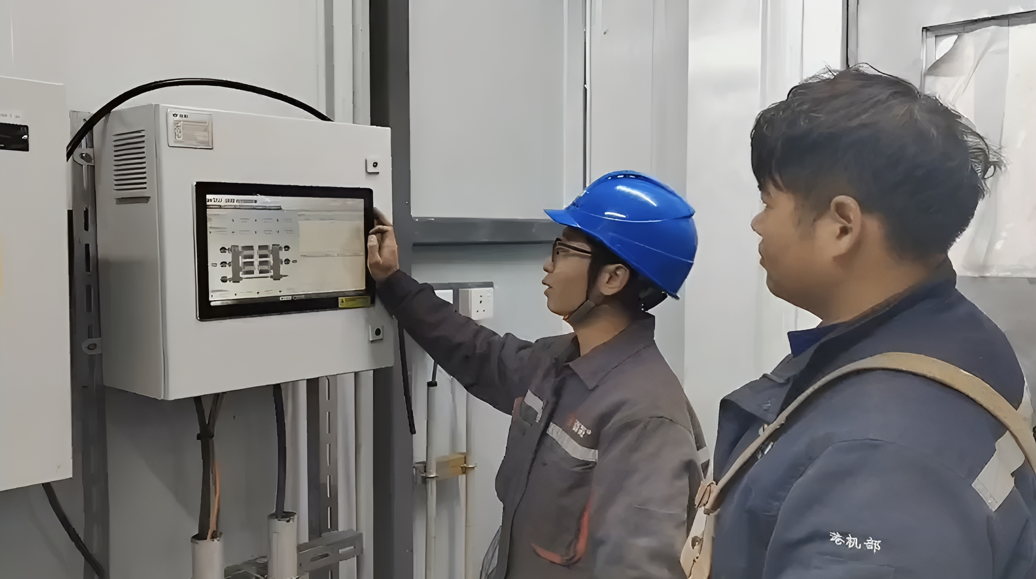 設(shè)備運(yùn)維數(shù)據(jù)驅(qū)動(dòng)，微特大連華銳卸船機(jī)狀態(tài)監(jiān)測(cè)系統(tǒng)順利驗(yàn)收